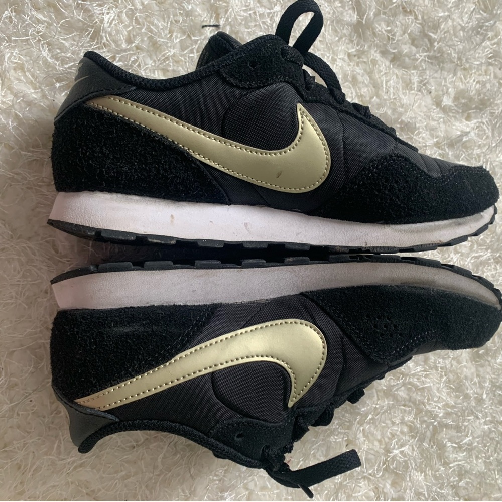 Nike Sneakers, Black/Gold, Youth Size 3.5 - Picture 5 of 5